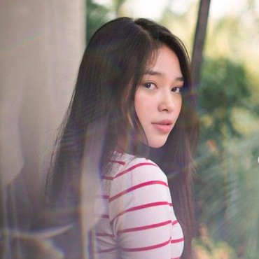 Lirik Lagu Takkan Berhenti Mencintaimu - Anneth Delliecia