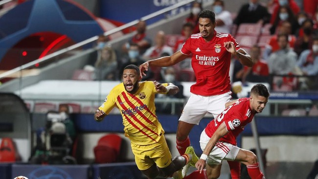 Barcelona menelan kekalahan telak 0-3 dari Benfica pada matchday kedua grup E Liga Champions.