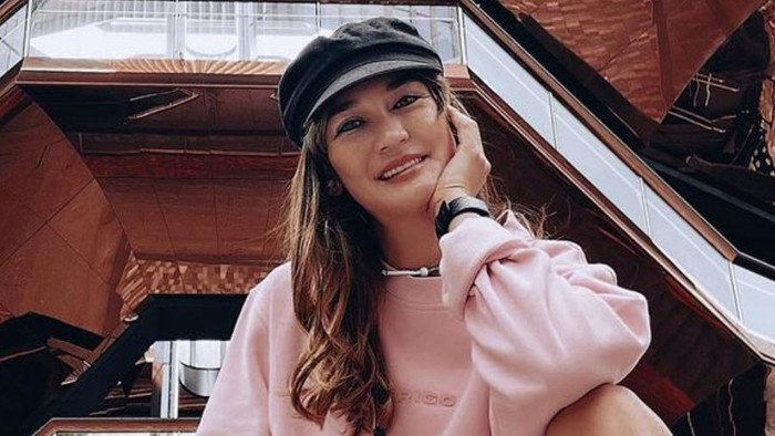 Nggak Nyangka, Koleksi Aksesori Luna Maya Ini Meski Terlihat Biasa Saja Harganya Sampai Belasan Juta!