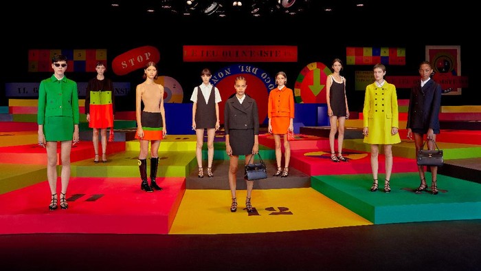 6 Fakta Menarik dari Koleksi Dior Spring/Summer 2022 yang Penuh Warna di Paris Fashion Week