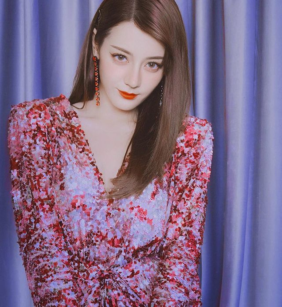 Dilraba Dilmurat wanita tercantik di Asia pada tahun 2017 dan 2018 dan masuk dalam daftar artis bayaran termahal di China&period; Yuk intip&excl;