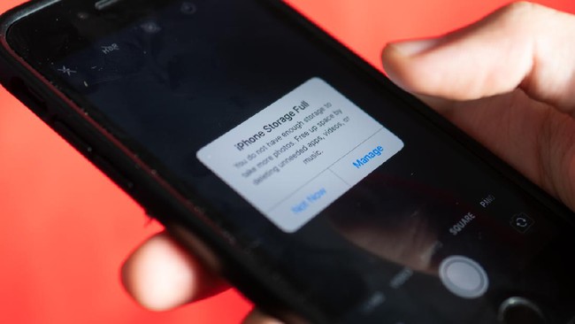 Tips soal apa saja yang harus dibersihkan dan dihapus untuk mengatasi memori HP pengguna Android yang sering terasa cepat penuh.