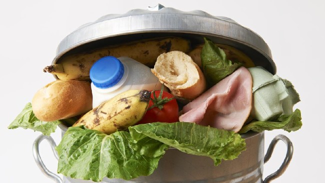 Data KLHK pada 2020 silam menyatakan sampah makanan merupakan jenis terbanyak yang timbul yakni 39,8 persen dari total sampah di Indonesia.