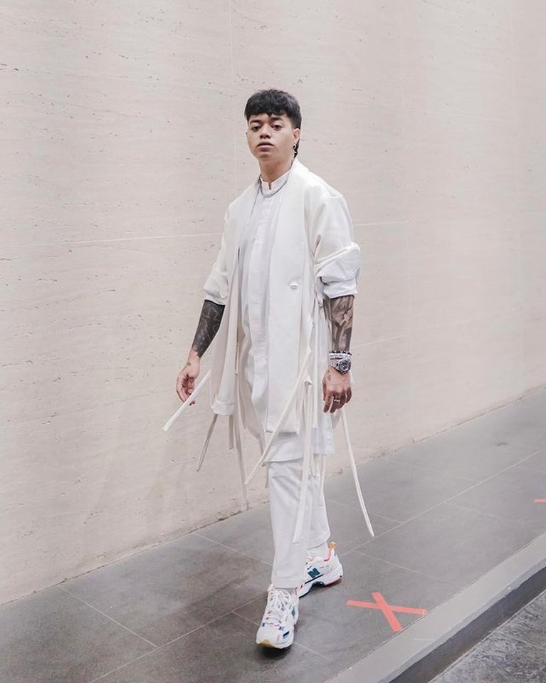 Inilah Deretan Artis Tanah Air yang Ngaku Tak Percaya Tuhan dan Agama Beberapa artis Tanah Air pernah mengaku tak percaya akan Tuhan dan juga ada yang tak percaya agama. Yuk lihat siapa saja!