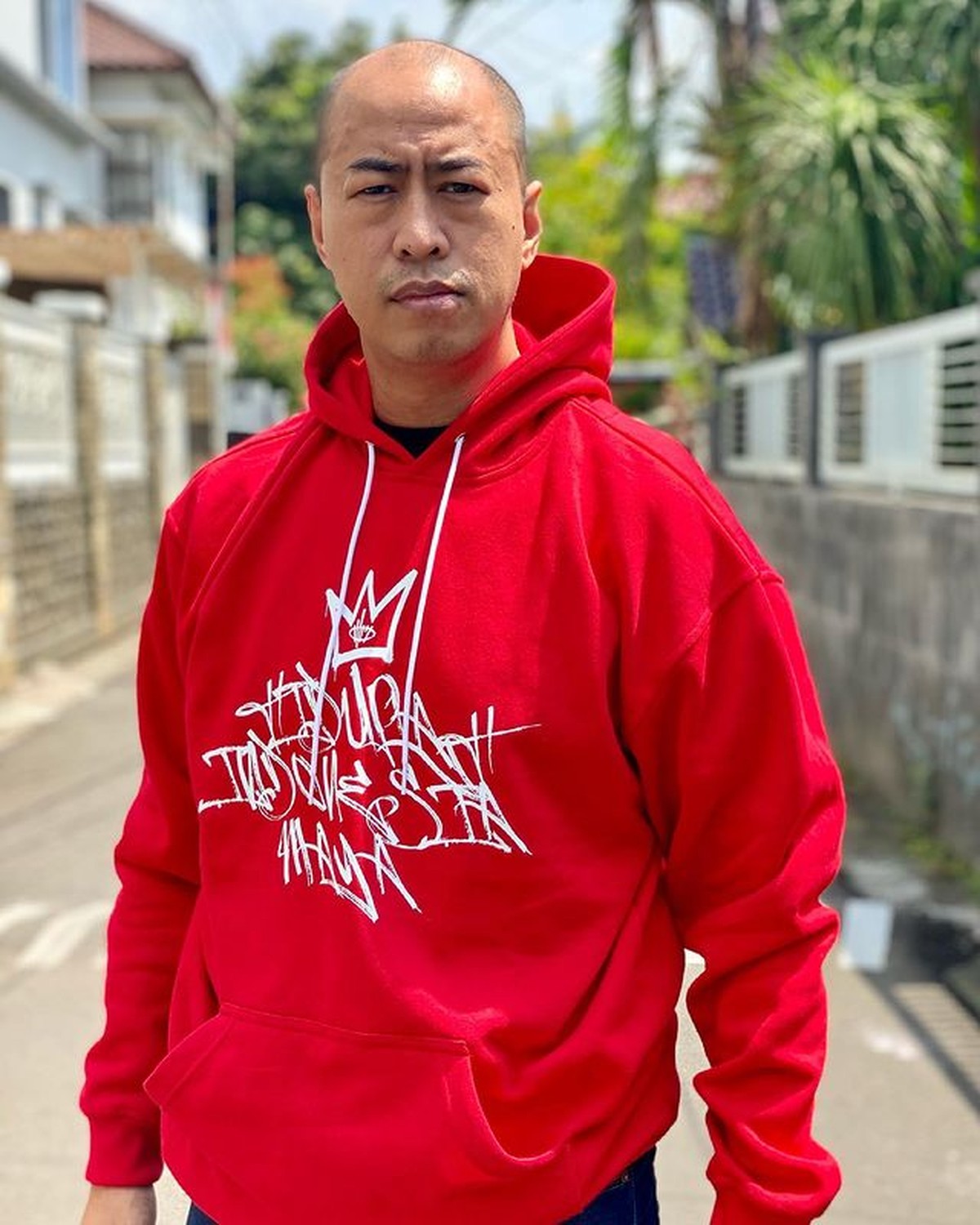 Beberapa artis Tanah Air pernah mengaku tak percaya akan Tuhan dan juga ada yang tak percaya agama&period; Yuk lihat siapa saja&excl;