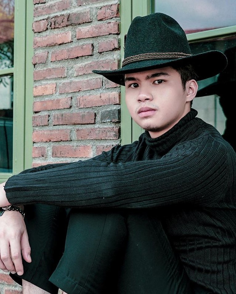 Inilah Deretan Artis Tanah Air yang Ngaku Tak Percaya Tuhan dan Agama Beberapa artis Tanah Air pernah mengaku tak percaya akan Tuhan dan juga ada yang tak percaya agama. Yuk lihat siapa saja!