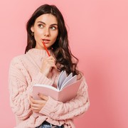 Nggak Cuma Senang Belajar, 3 Zodiak Cerdas Ini Juga Pandai Introspeksi Diri