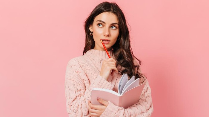 Beberapa 'Rahasia' yang Sebaiknya Kamu Simpan Sendiri atau Nggak Perlu Banyak Diceritakan ke Orang Lain