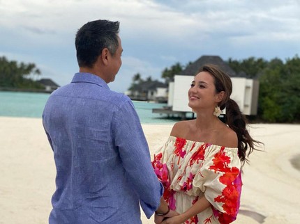 7 Potret Mesranya Julie Estelle Bareng Suami Pembalap yang Lebih Tua 14 Tahun