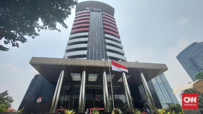 KPK menyita dokumen terkait kasus dugaan korupsi kerja sama pengolahan anoda logam antara PT Aneka Tambang (Antam) dan PT Loco Montrado pada 2017.