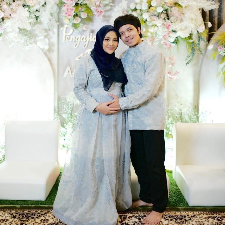 <p>Tentunya, begitu pula pada Aurel. Istri Atta Halilintar itu tengah hamil besar, Bunda. Aurel diketahui sudah memasuki trimester kedua. (Foto: Instagram @aurelie.hermansyah)</p>