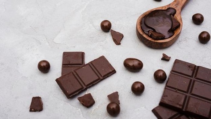 5 Makanan yang Baik Dikonsumsi Saat PMS, Terbukti Bisa Tingkatkan Mood!