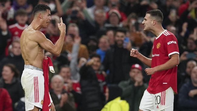 Senyum Lebar Ferguson Sambut Gol Dramatis Ronaldo - Vimarsana News