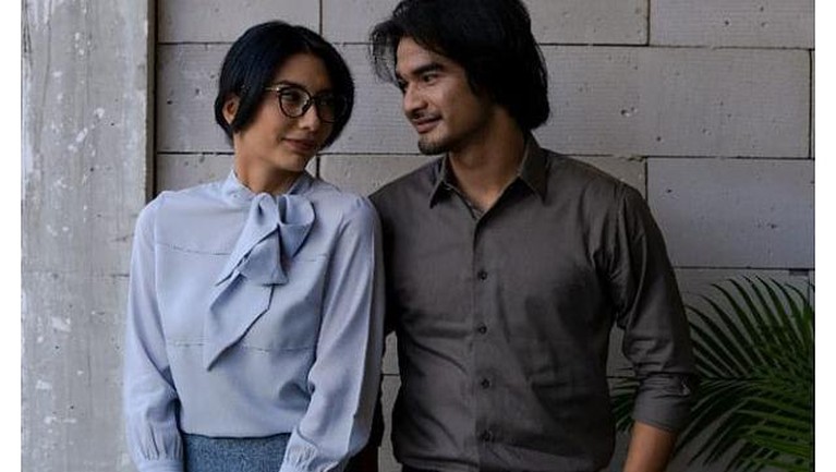 Momen Kebersamaan Tyas Mirasih & Tengku Tezi di Lokasi Syuting Disorot Tyas Mirasih diisukan berselingkuh dan terlibat cinta lokasi dengan Tengku Tezi. Yuk intip potret kebersamaan mereka di lokasi syuting!