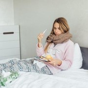 Ini Cara Meredakan Demam Berdasarkan Usia dari Anak sampai Dewasa, Beauties Sudah Tahu Nih?