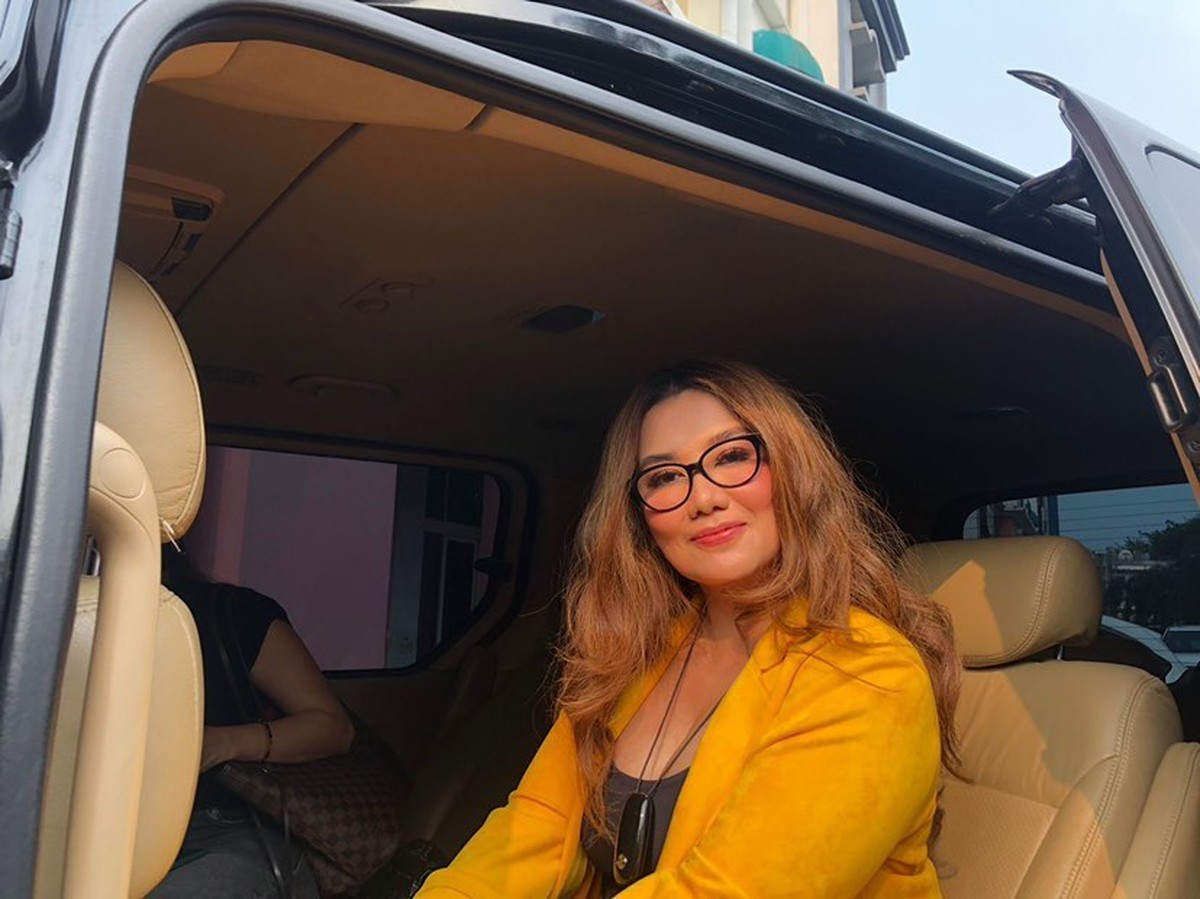 Berat badan naik 15 kg selama rehabilitasi&comma; tubuh Reza Artamevia tampak lebih berisi&period; Yuk kita intip&excl;