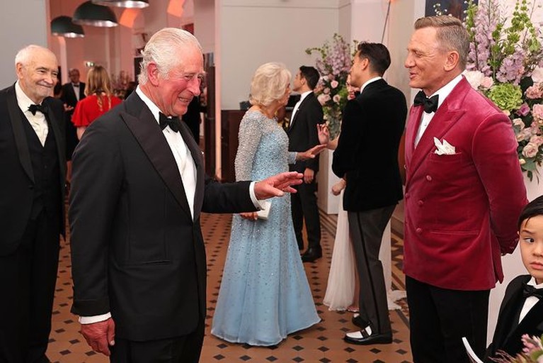 Potret Keluarga Kerajaan Inggris Saat Hadiri Premier Film James Bond 'No Time to Die' Potret Keluarga Kerajaan Inggris Saat Hadiri Premier Film James Bond 'No Time to Die'