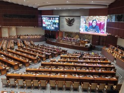 DPR Gelar Rapat Paripurna Peralihan Kursi Azis Syamsuddin ke Lodewijk
