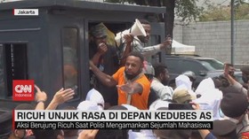 VIDEO: Ricuh Unjuk Rasa di Depan Kedubes AS