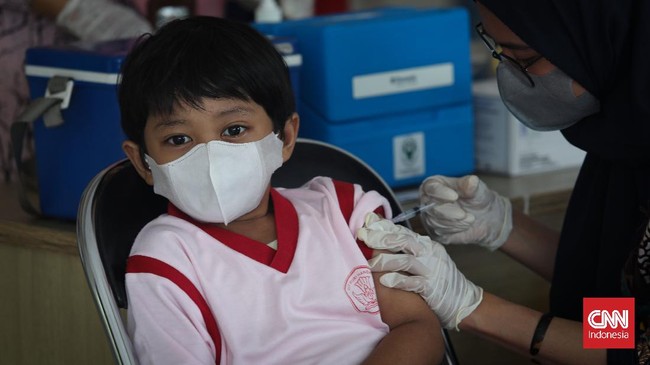 Pengkajian terkait keamanan vaksin Covid-19 bagi kelompok anak di bawah 12 tahun itu dilakukan pemerintah bersama badan otoritas yang berwenang.