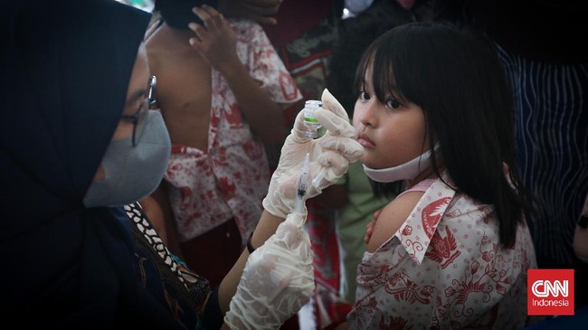 Kemenkes mengingatkan imunisasi dasar perlu dirampungkan sebagai proteksi penuh sebelum menerima suntikan dosis vaksin covid-19.