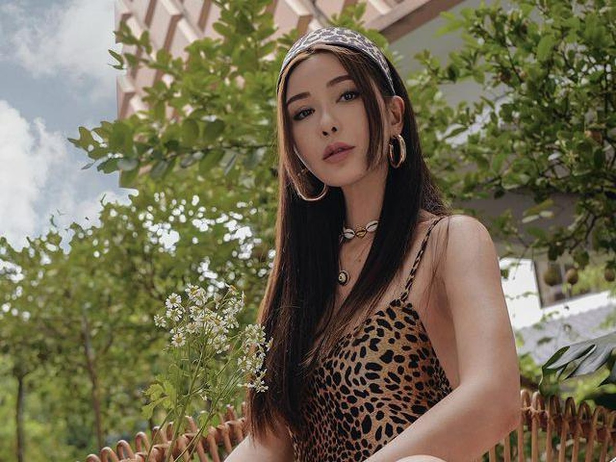 Sosialita tersohor bernama Jamie Chua tengah disorot karena menjual koleksi tas Hermes demi makan anak&period; Yuk intip sosoknya&excl;