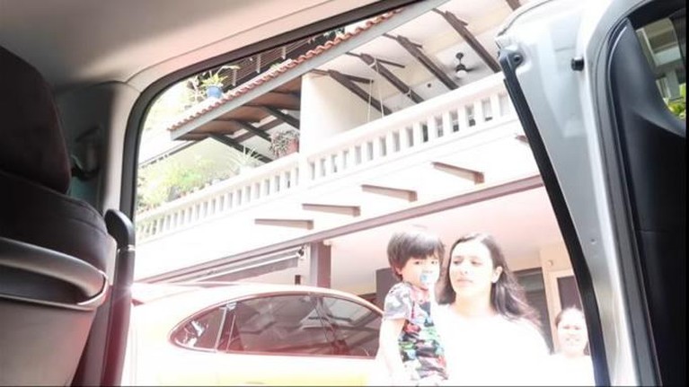 Sudut Rumah Mewah Engku Emran di Malaysia yang Tak Pernah Tersorot Selama ini kediaman mewah milik Engku Emran mantan suami Laudya Cynthia Bella tak pernah terekspos. Yuk intip!