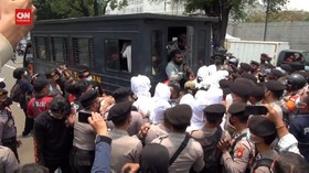 VIDEO: Unjuk Rasa Mahasiswa West Papua Rusak Mobil Polisi