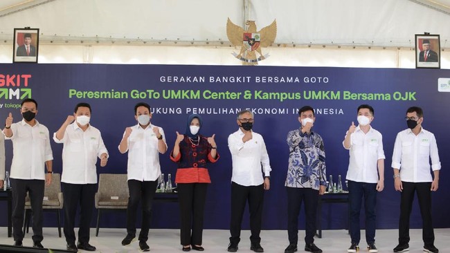 GoTo menjadi mitra pertama Otoritas Jasa Keuangan (OJK) setelah kedua pihak melakukan penandatanganan prasasti Kampus UMKM Bersama.