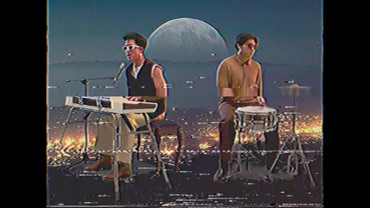 img-title Lirik Lagu Two Bottle of Wine - Dead Bachelors feat. Pamungkas