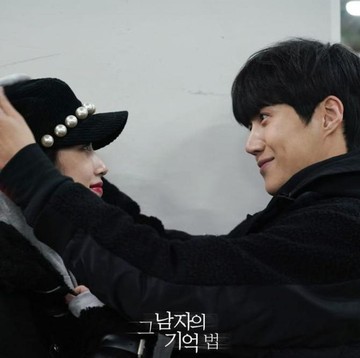 img-title Sederet Aktris Korea yang Pernah Jadi 'Pacar' Kim Seon Ho, Awas Patah Hati!