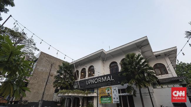 Meski kini telah berganti menjadi Warunk Upnormal, Restoran Oasis pernah begitu berjaya di Jakarta. Berikut beberapa fakta menarik Restoran Oasis.