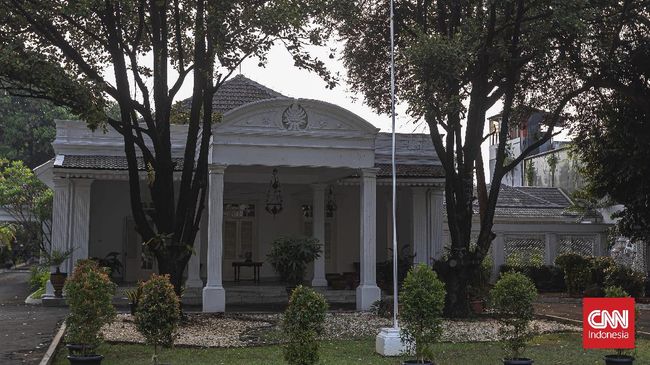 Deretan rumah dan bangunan bersejarah ada di Jalan Cikini, Jakarta Pusat, salah satunya rumah Hasyim Ning. Berikut fakta rumah bersejarah Hasyim Ning.