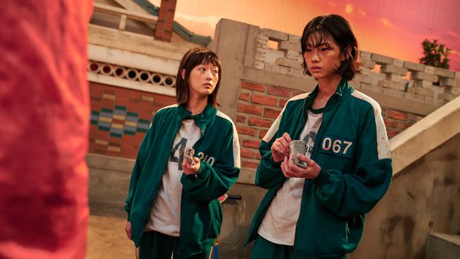 Sutradara Hwang Dong-hyuk menyesal membunuh banyak karakter hingga membuatnya kepikiran bangkitkan beberapa dari mereka untuk Squid Game 2.