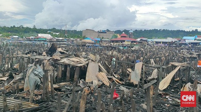 Pejabat dan sejumlah korban mengatakan masih banyak nelayan yang tak tahu permukiman mereka di Kompleks Bobudur, Manokwari, terbakar karena lagi melaut.