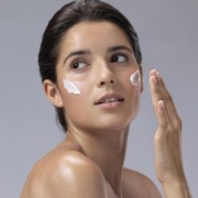 Selain Bikin Terlihat Awet Muda, Ini 3 Manfaat Lainnya dari Krim Anti-aging