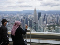 Malaysia Baru Perbolehkan Warganya Berwisata