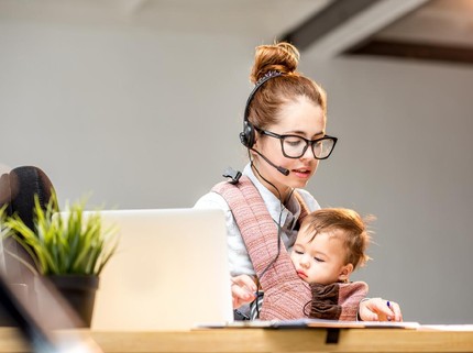 5 Jurus Sukses ASI Eksklusif untuk Ibu Pekerja yang Mulai WFO Kembali