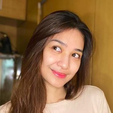 Blak-blakan, Mikha Tambayong Ngaku Nggak Bisa Gunting Kuku Sendiri