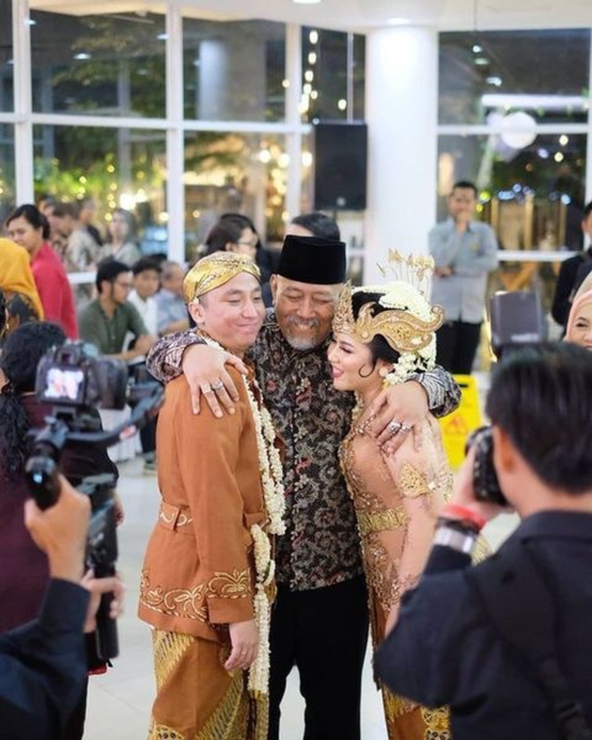 Potret Anak-anak Dono yang Jarang Tersorot