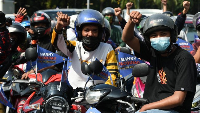 FOTO: Ramai-ramai Mengantar Pacquiao Daftar Capres Filipina