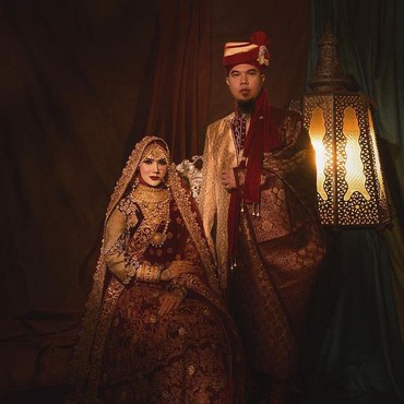 Sikap Santai Mulan Jameela Saat Ahmad Dhani Dicium Wanita Lain