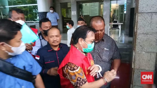 Kejati Sumsel menetapkan tiga tersangka baru korupsi Masjid Raya Sriwijaya Palembang. Dua di antara tersangka baru itu merupakan pejabat aktif Pemprov Sumsel.