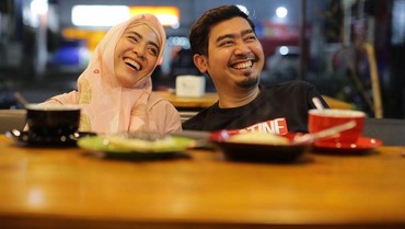 img-title Ustaz Solmed Pamer Rumah Baru Supermewah, Ada Lapangan Tembak hingga Sirkuit