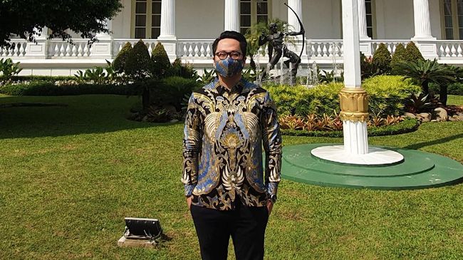 Yos Christian Addyputra mendirikan Garuda Kencana Batik dengan modal Rp20 juta. Kini, batiknya sudah dikenakan oleh berbagai kalangan.