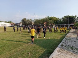 Diserbu Puluhan Fans Persika Karanganyar, PSG Pati Hentikan Latihan