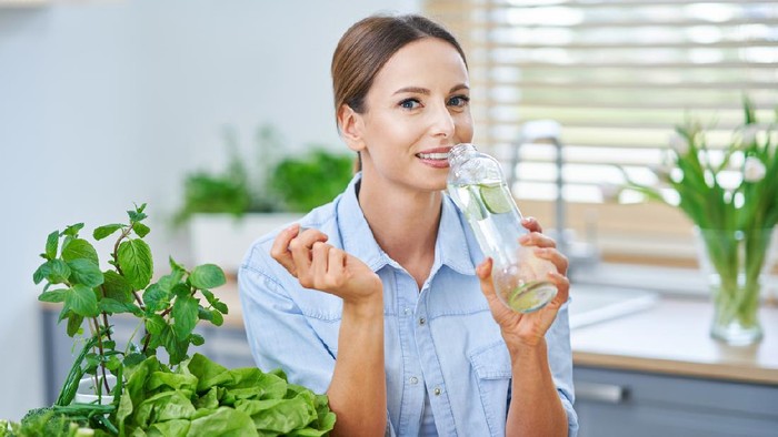 Ilustrasi wanita diet
