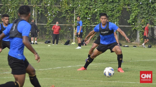 Asisten pelatih Timnas Indonesia Shin Sang Gyu berpesan kepada pemain agar menambah latihan individu menjelang melawan Vietnam, Rabu (15/12) malam.