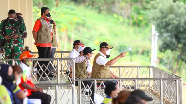 Kepala BNPB Ganip Warsito menjelaskan, meski memakai masker tidak menghentikan pandemi, namun akan melindungi si pemakai dari potensi paparan Covid-19.