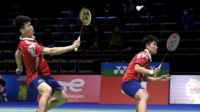 Dua ganda China secara mengejutkan memutuskan mundur di final India Open 2023 yang berlangsung di K.D Jadhav Indoor Hall, Minggu (22/1).
